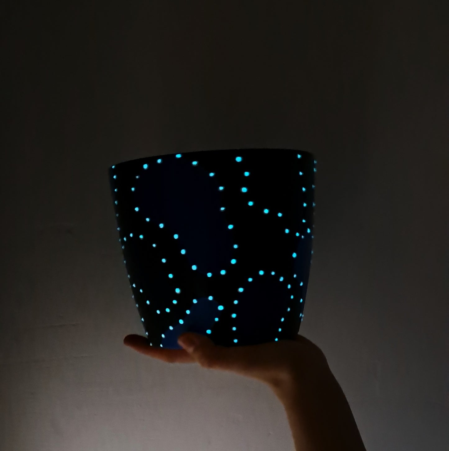 Glow in the dark Topf - Kuhflecken