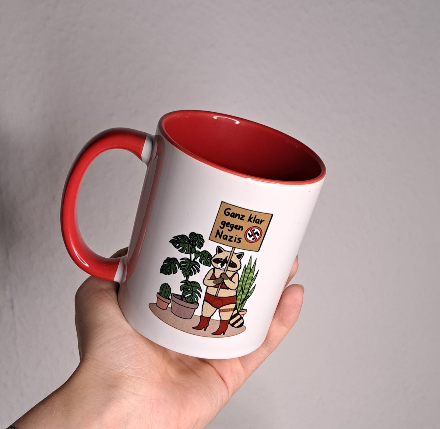 Keramiktasse "gegen Nazis"