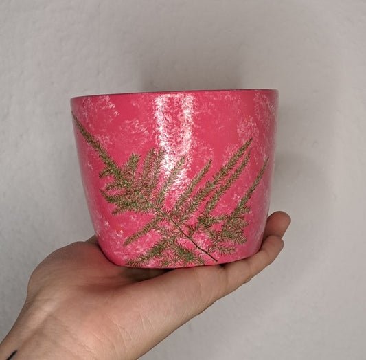 Glow in the dark Topf "Farn rosa"