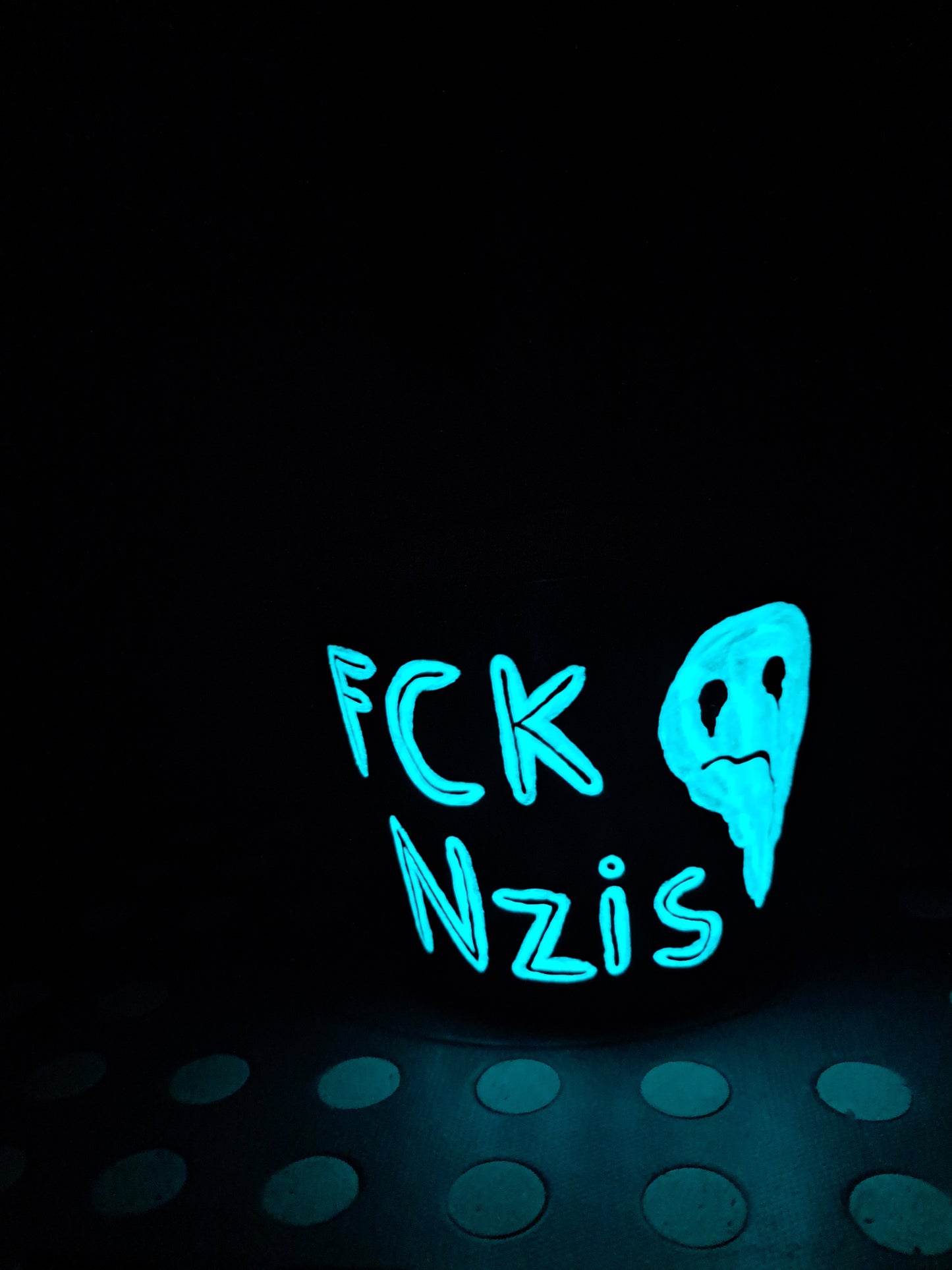 Glow in the dark Topf "Meinungsverstärker"